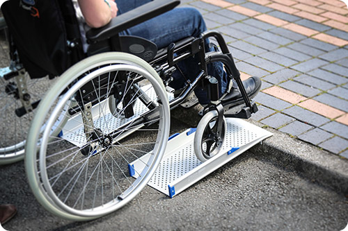 Rampes amovibles TPMR rampe handicapé accès fauteuil roulant